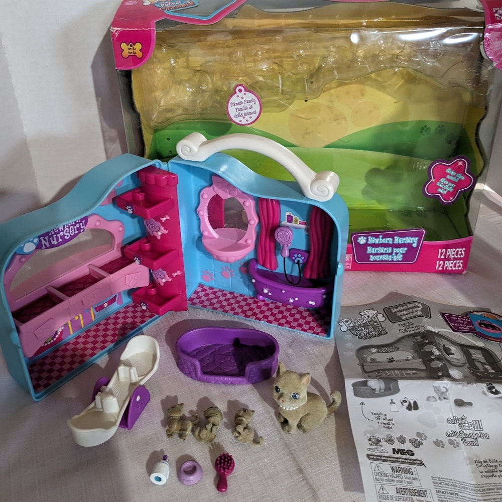 Puppy In My Pocket newborn nursery with pets and accessories complete 2005-08